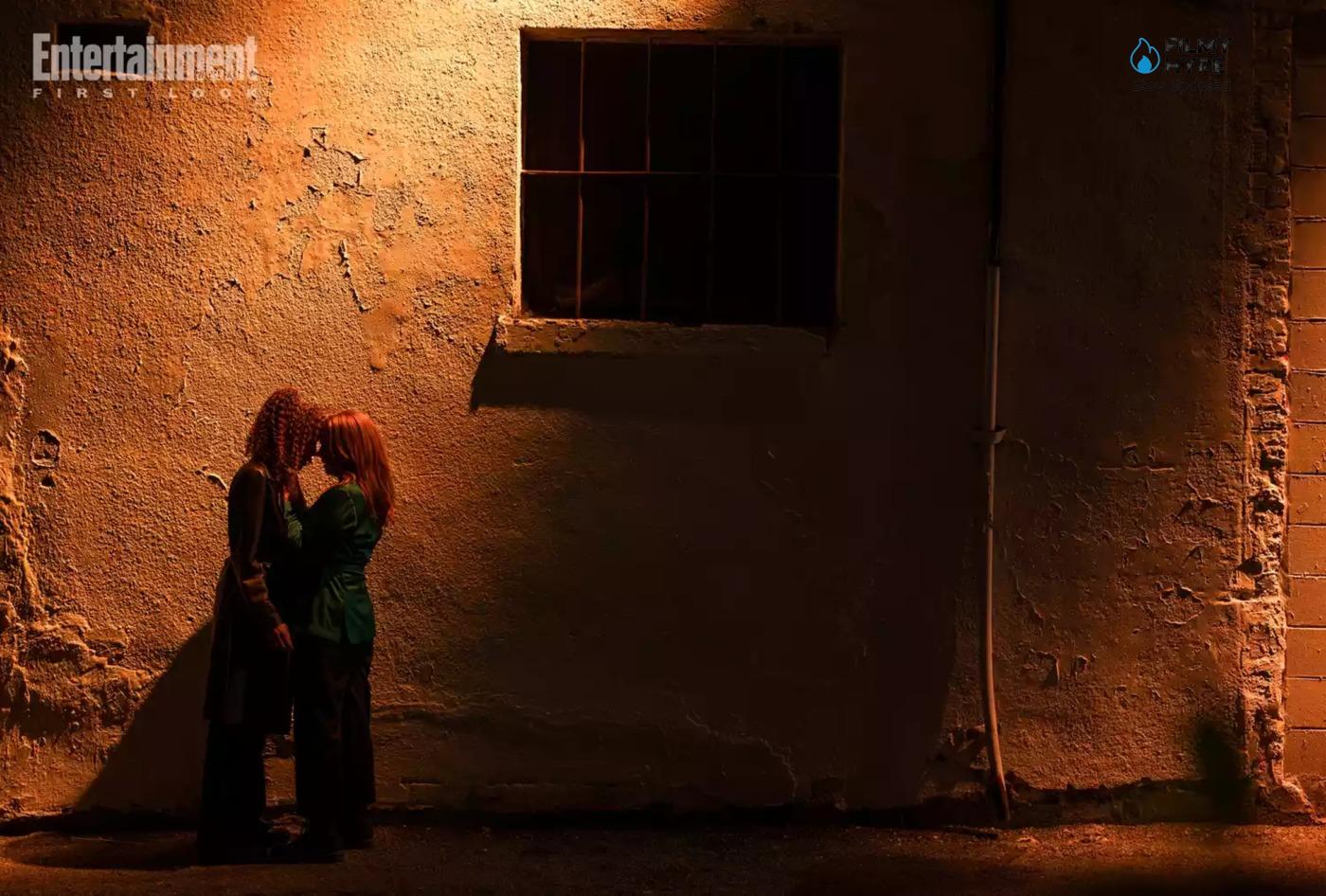 Tawny Cypress and Lauren Ambrose