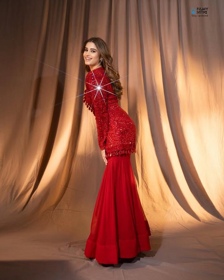 Rasha Thadani Wallpaper Red Dress 