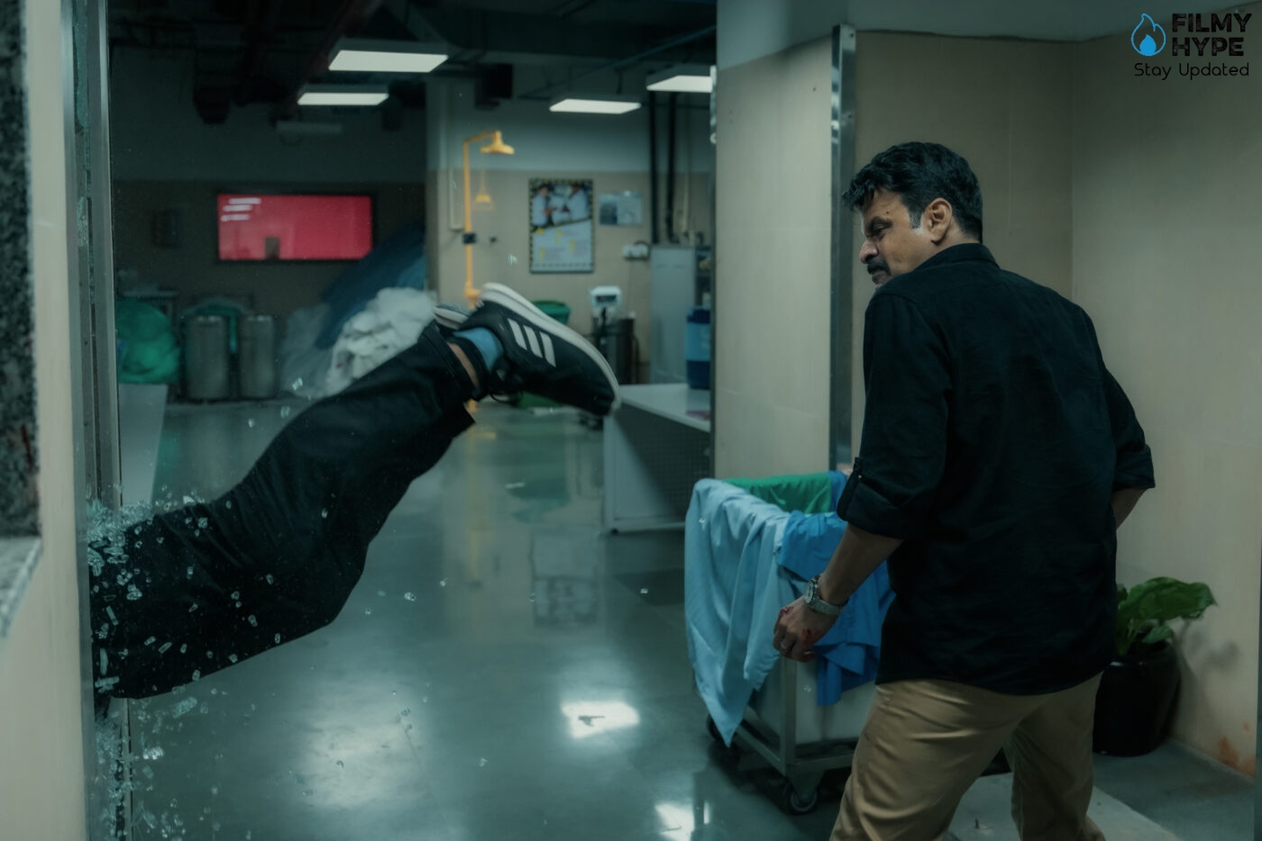 Ghooskhor Pandat First Look Image 16