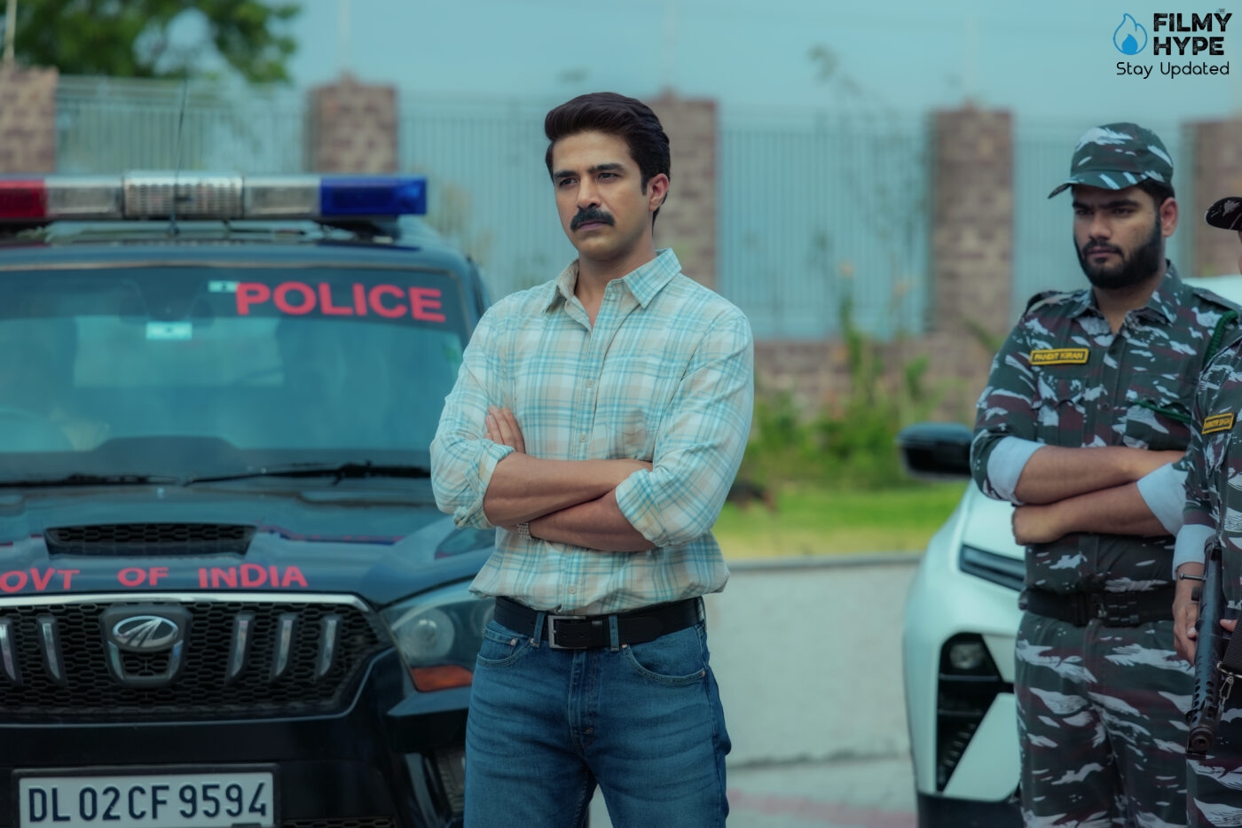 Ghooskhor Pandat First Look Image 25