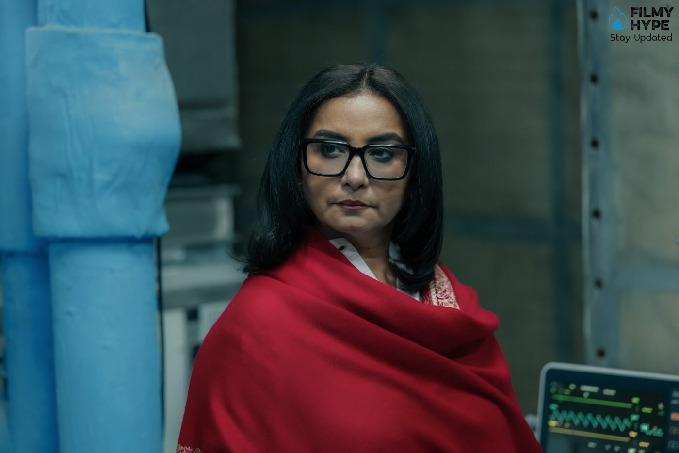 Ghooskhor Pandat First Look Image 27